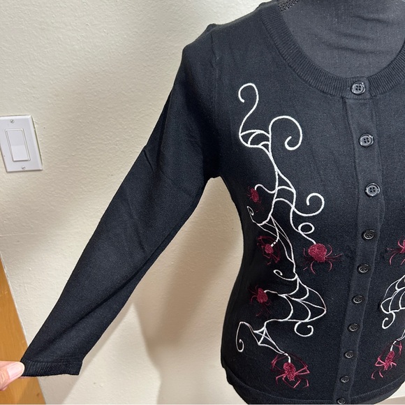 NWT Unique Vintage Size Small (4) Black Sweater with Spiders and Webs 557 - Picture 3 of 13